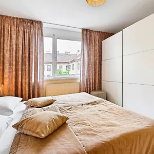 Peaceful Belvedere In Safe, Quiet & Location , Viena Austria